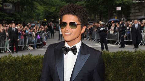 bruno mars grösse|Bruno Mars: Bio, Height, Weight, Measurements